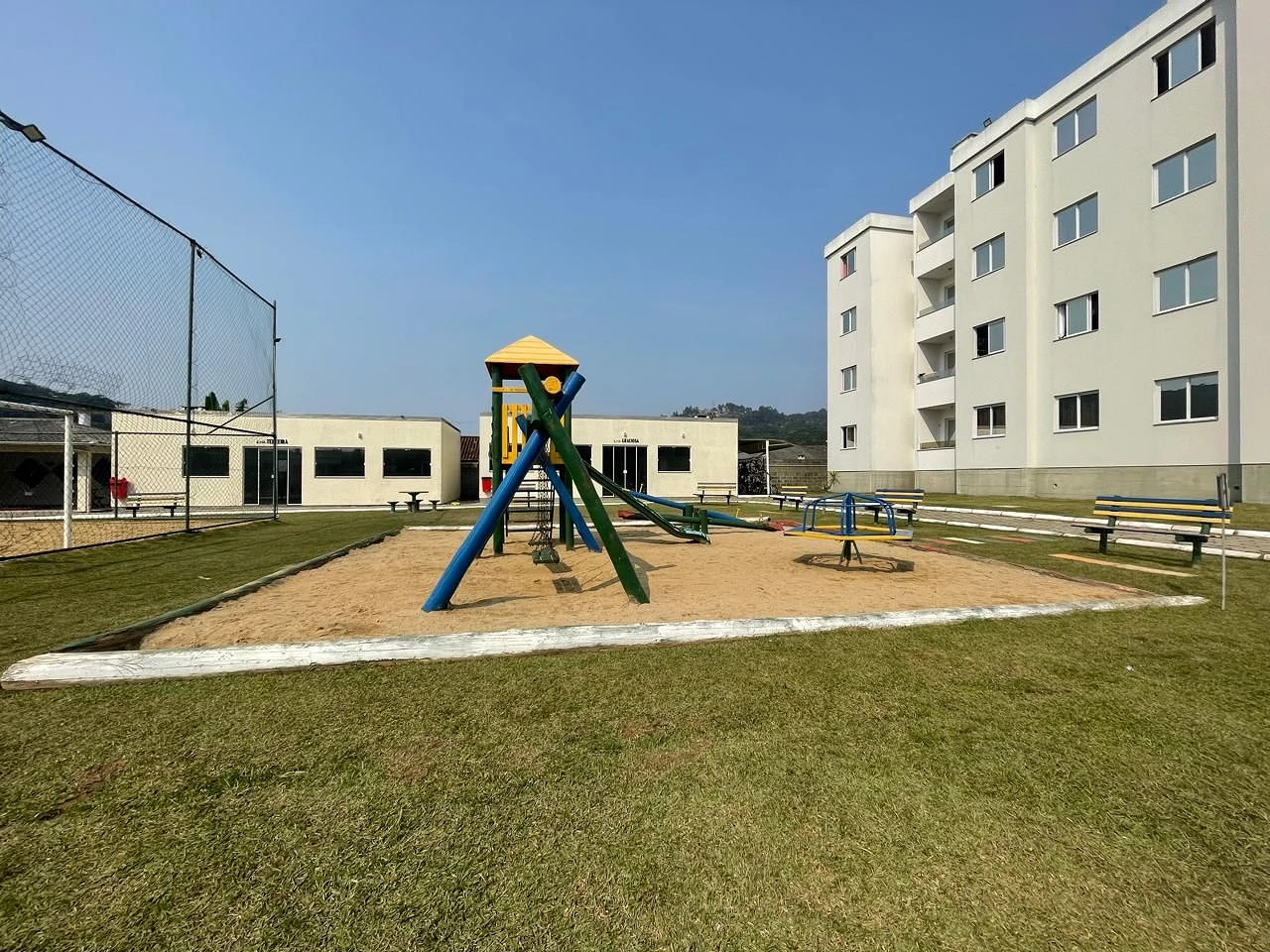 Apartamento em Fundos, Biguaçu