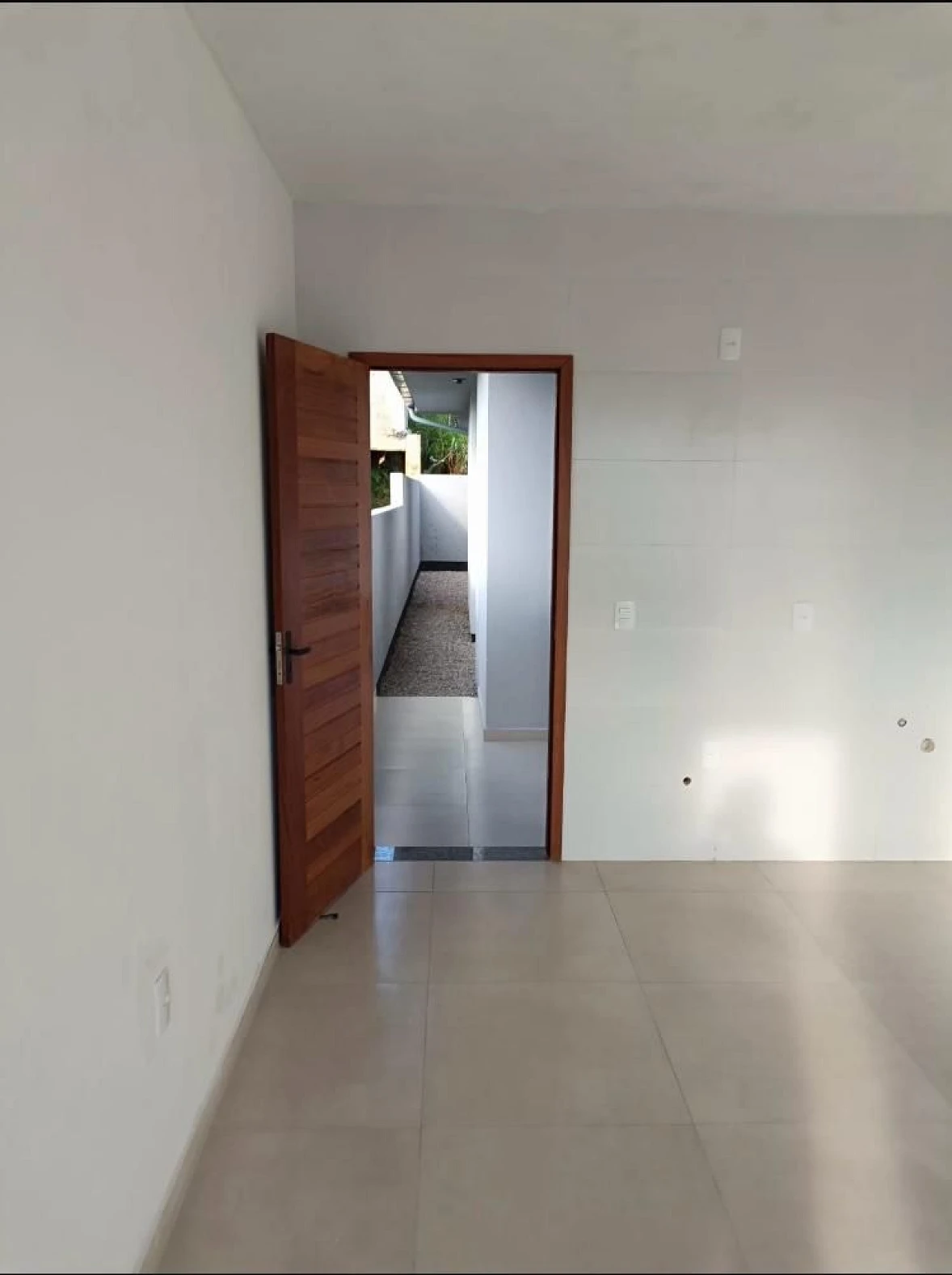 Sobrado geminado em Potecas, São José