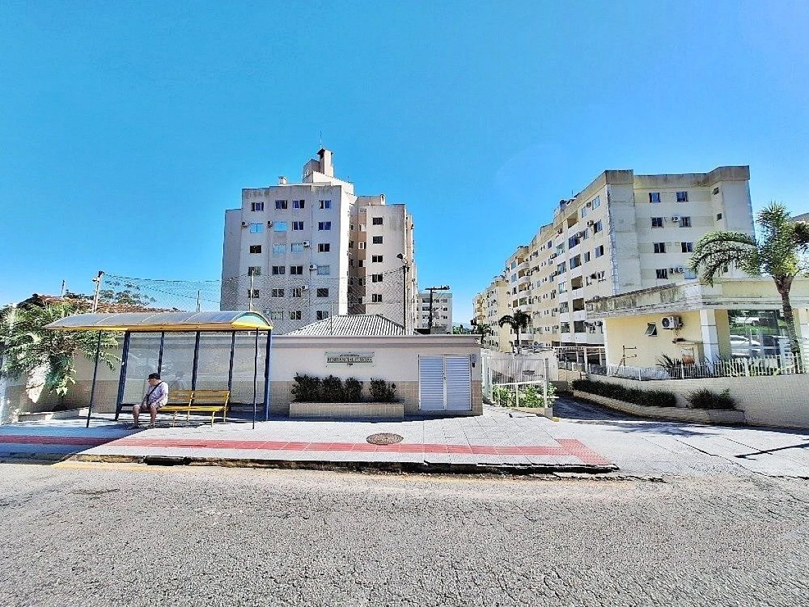 Apartamento em Ponta de Baixo, São José