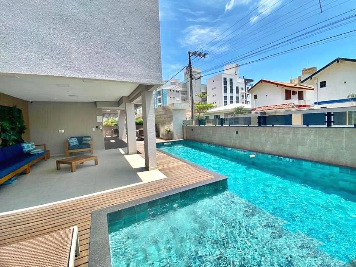 Apto Prox. ao Mar com 2 Quartos, 1 Suíte, 1 Vaga, Mobiliado - Celso Ramos