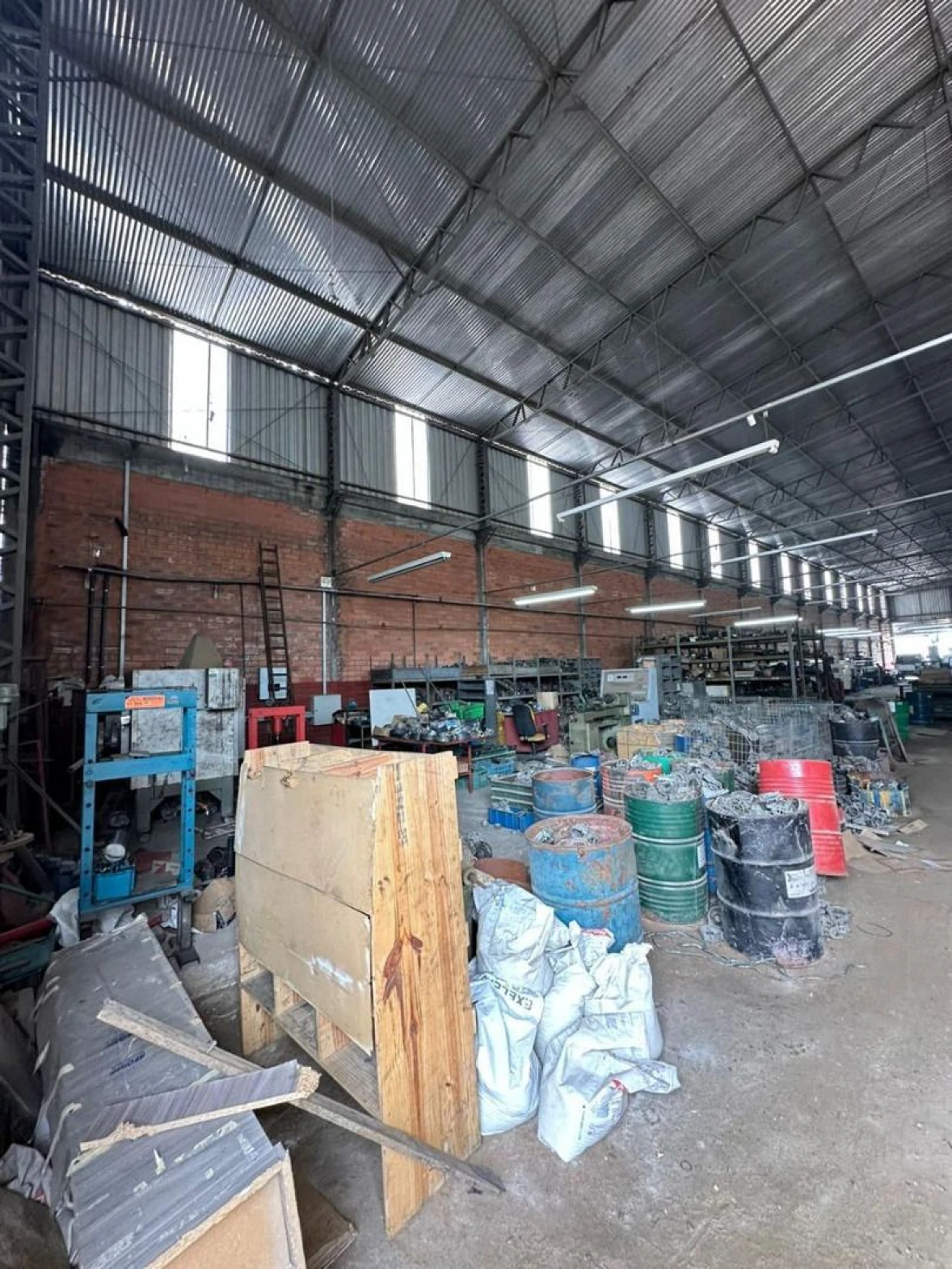 Excelente Galpão Industrial com 1.500 m² Frente para Br 101, Biguaçu/SC - Foto 11