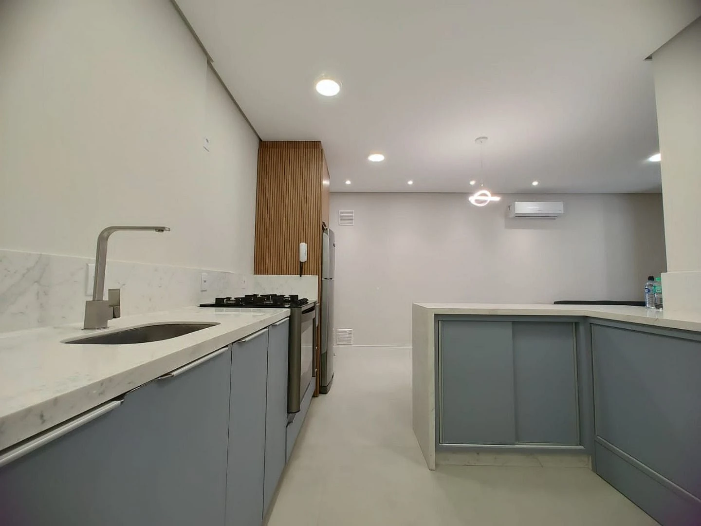 Apartamento  02 Dormitórios, com Suíte e Vaga, Palmas, Gov. Celso Ramos SC - Foto 12