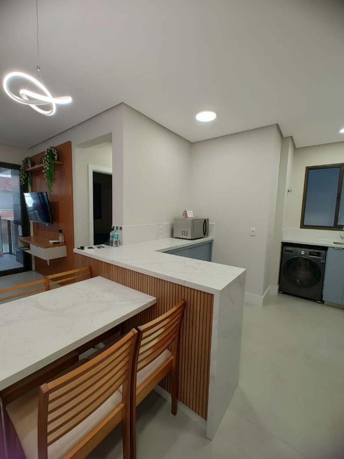 Apartamento  02 Dormitórios, com Suíte e Vaga, Palmas, Gov. Celso Ramos SC - Foto 21