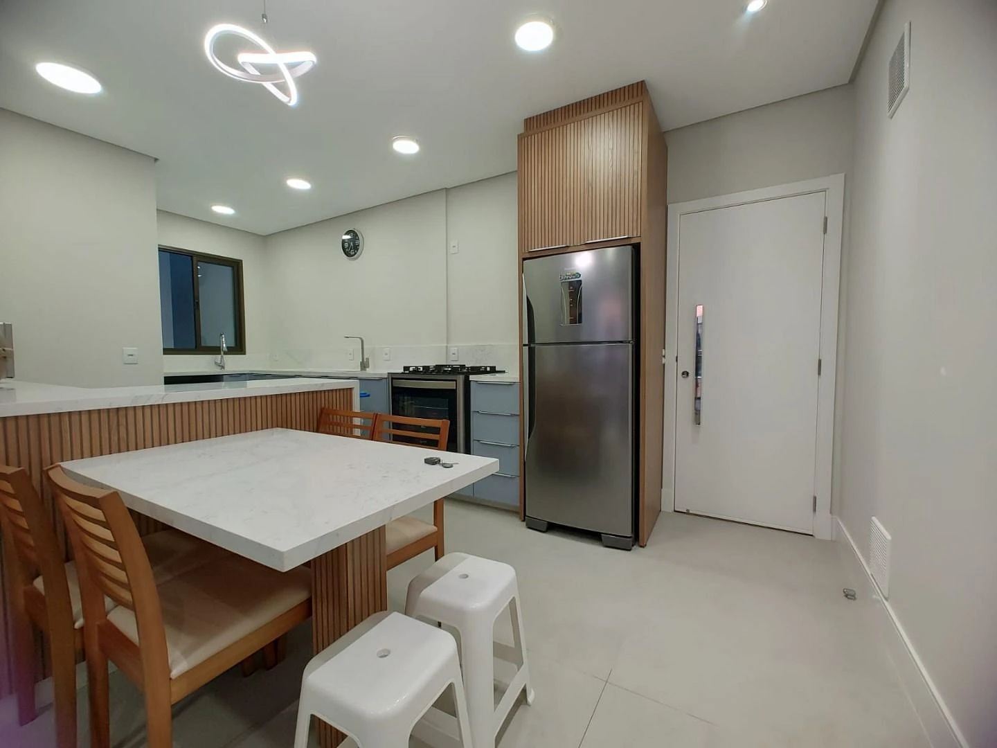 Apartamento  02 Dormitórios, com Suíte e Vaga, Palmas, Gov. Celso Ramos SC - Foto 24