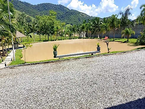 Terreno de 2.200 m² com Casa de 05 Dorms (2 Suites) - Camboriú SC - Foto 6