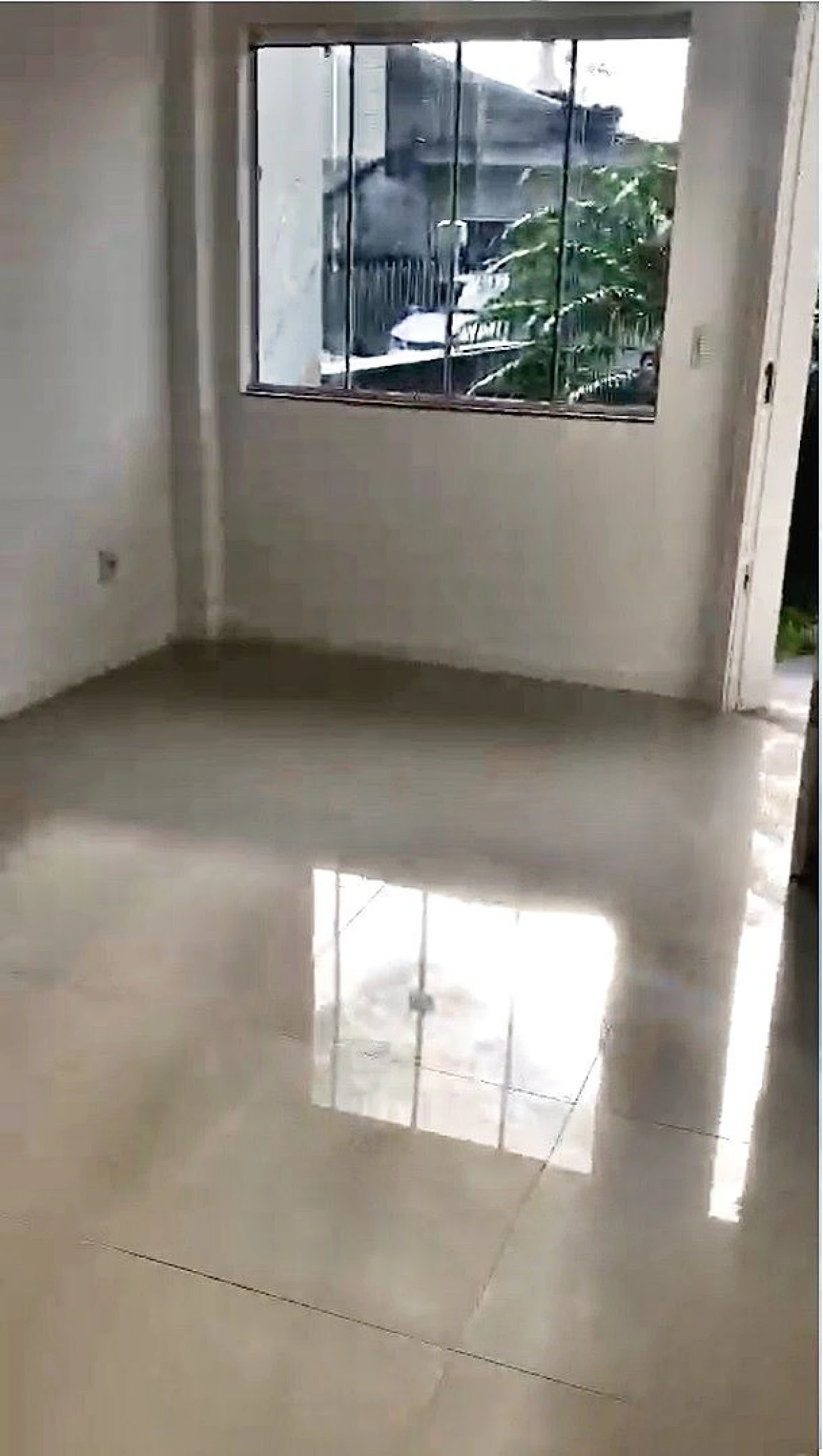 Sobrado geminado em Forquilhas, São José