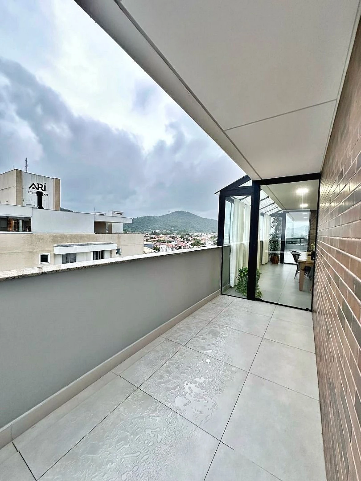 Belíssimo Apartamento Cobertura, 4 Suítes, Exuberante Vista para o Mar, 3 Vagas de Garagens, Praia de Fora, Palhoça/SC - Foto 11
