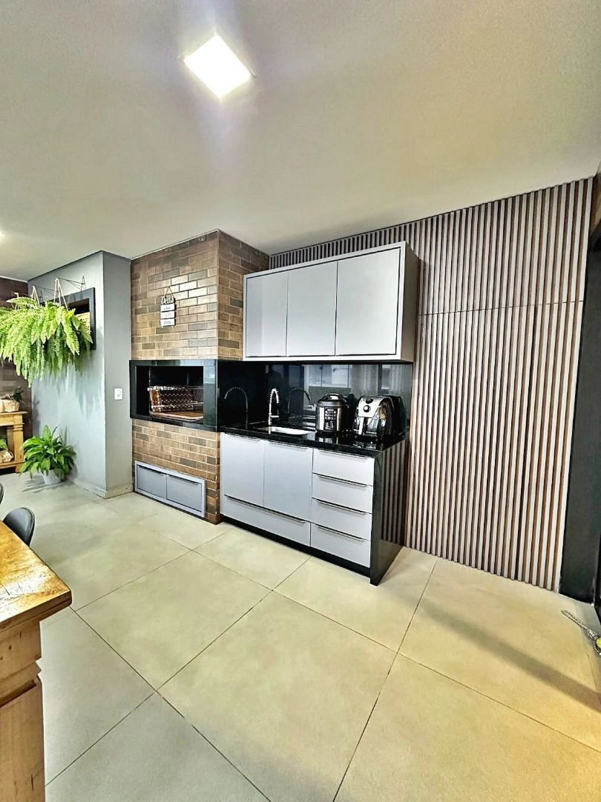 Belíssimo Apartamento Cobertura, 4 Suítes, Exuberante Vista para o Mar, 3 Vagas de Garagens, Praia de Fora, Palhoça/SC - Foto 16