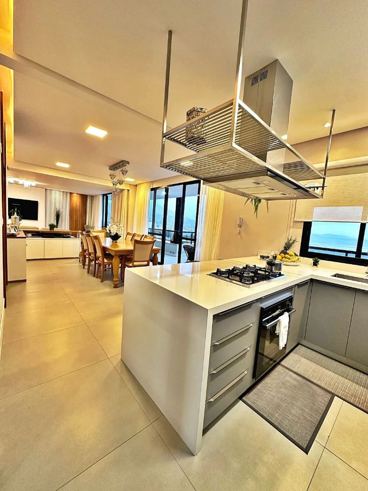 Belíssimo Apartamento Cobertura, 4 Suítes, Exuberante Vista para o Mar, 3 Vagas de Garagens, Praia de Fora, Palhoça/SC - Foto 19