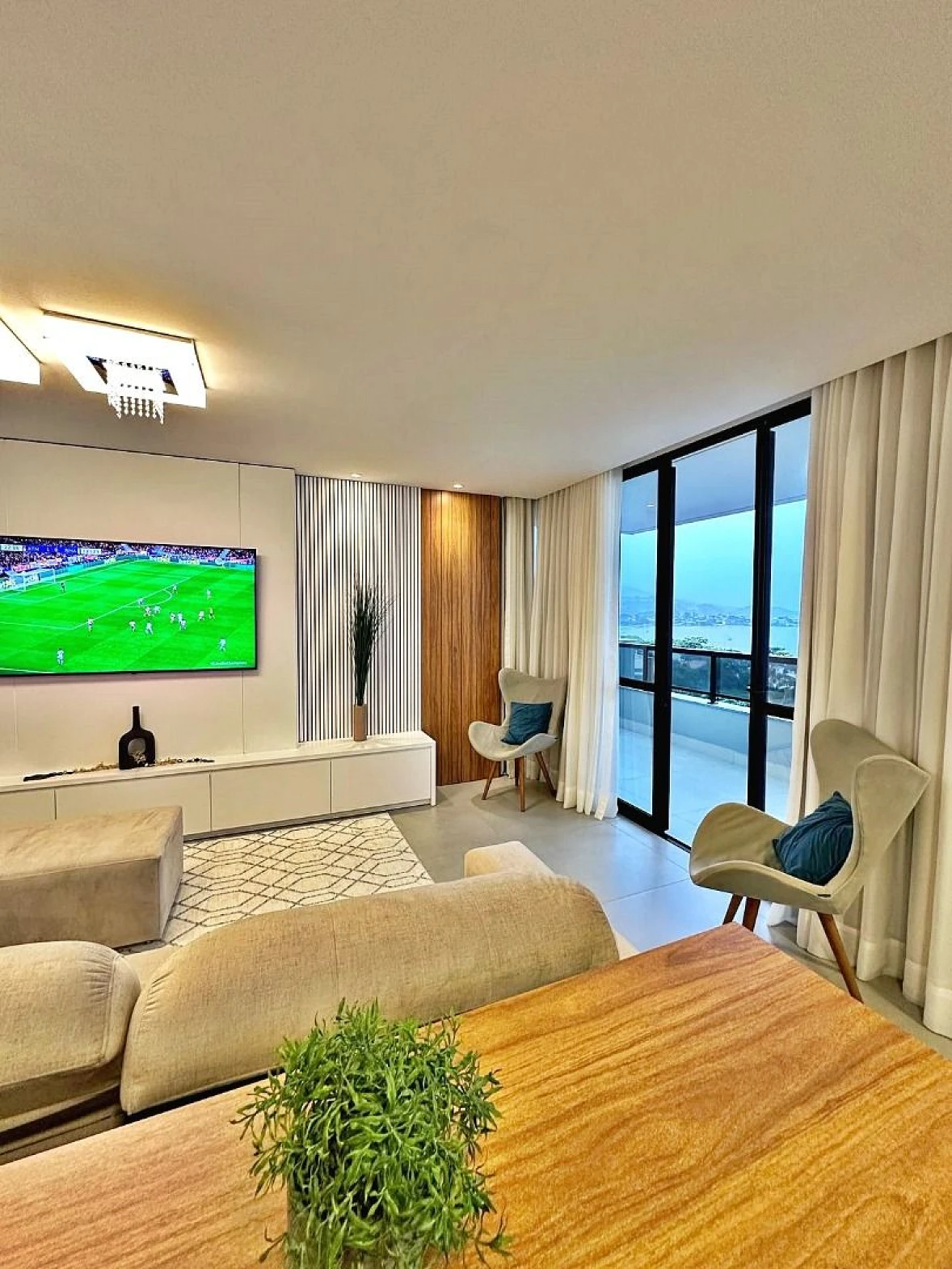 Belíssimo Apartamento Cobertura, 4 Suítes, Exuberante Vista para o Mar, 3 Vagas de Garagens, Praia de Fora, Palhoça/SC - Foto 20