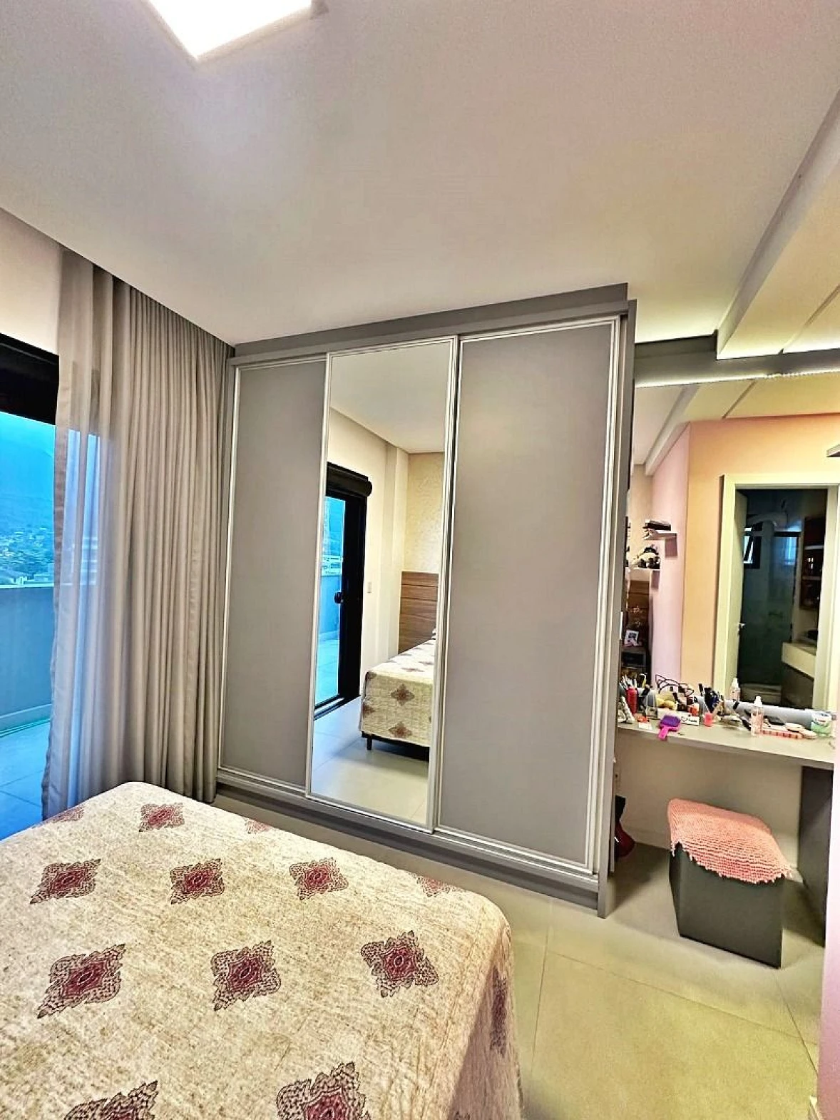 Belíssimo Apartamento Cobertura, 4 Suítes, Exuberante Vista para o Mar, 3 Vagas de Garagens, Praia de Fora, Palhoça/SC - Foto 28
