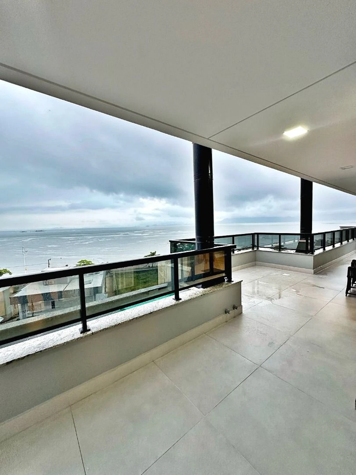 Belíssimo Apartamento Cobertura, 4 Suítes, Exuberante Vista para o Mar, 3 Vagas de Garagens, Praia de Fora, Palhoça/SC - Foto 7
