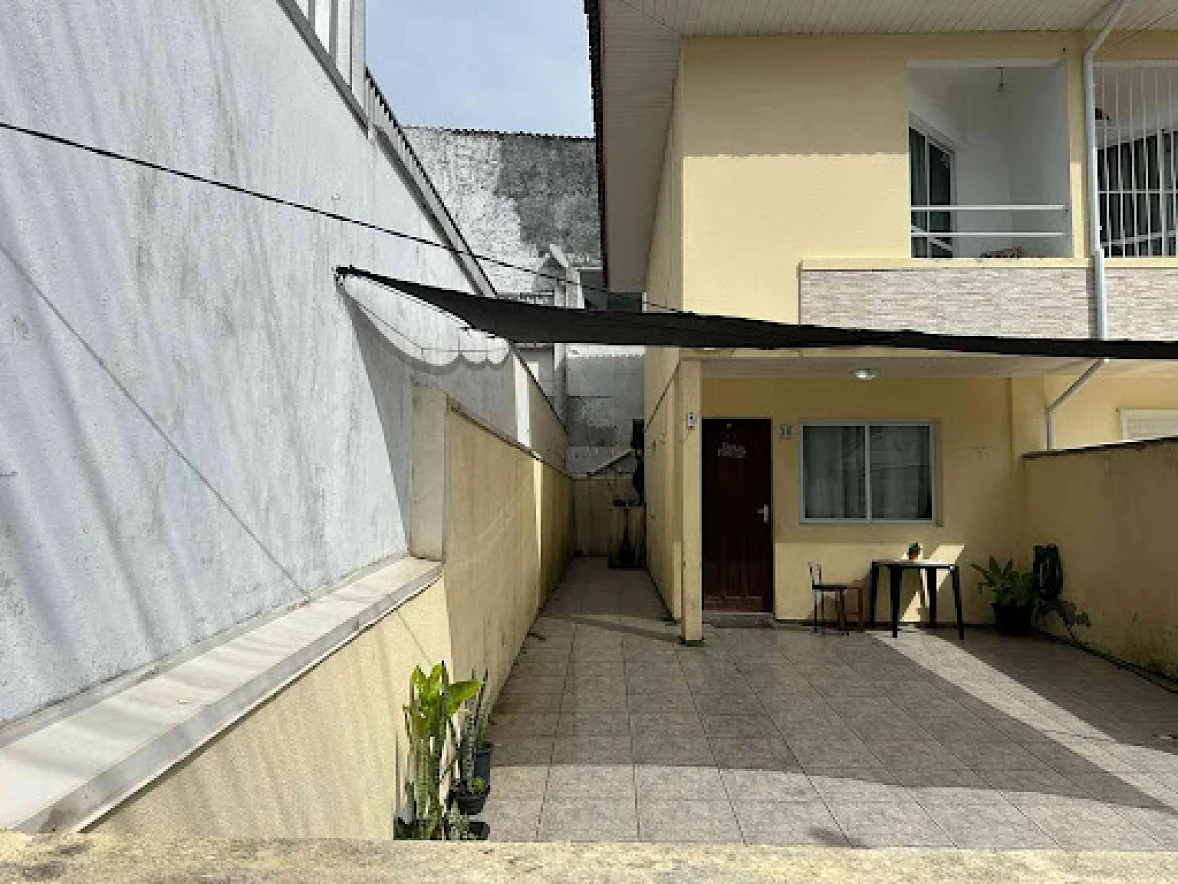 Sobrado geminado em Aririú, Palhoça