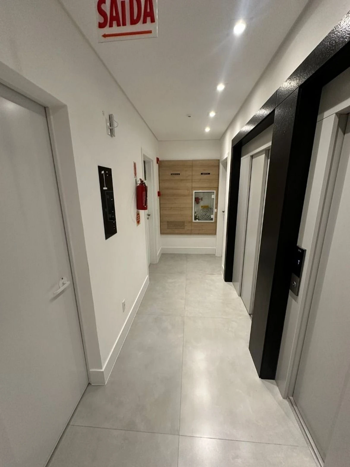 Apto Garden com 138 M², 02 Dorms com Suíte e Vaga - Barreiros São José SC