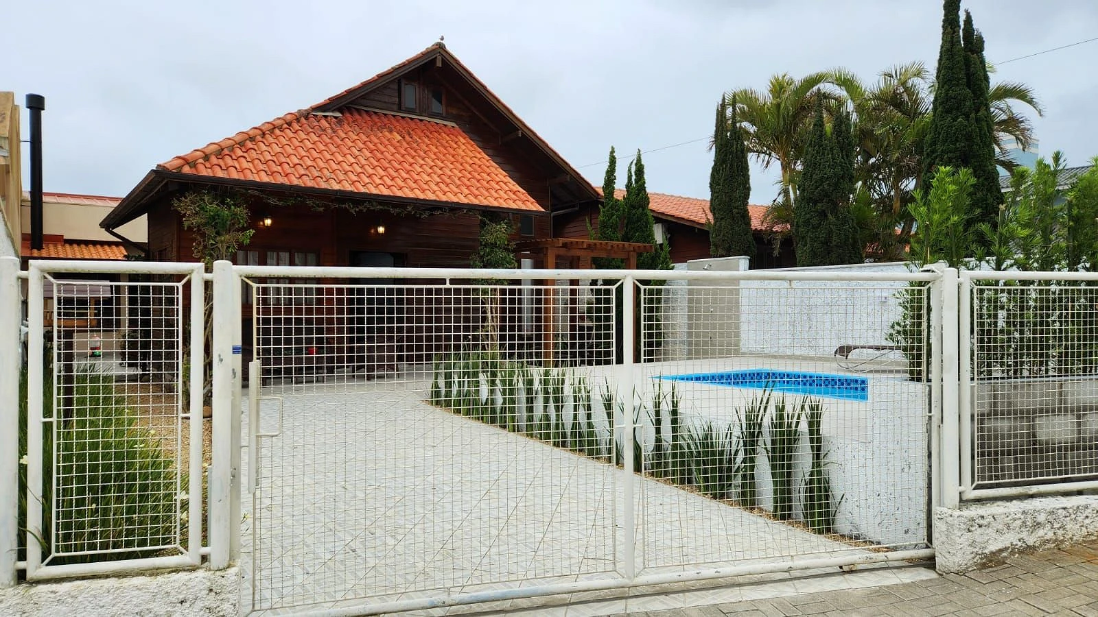 Casa em Balneário Ponta Do Papagaio (Ens Brito), Palhoça