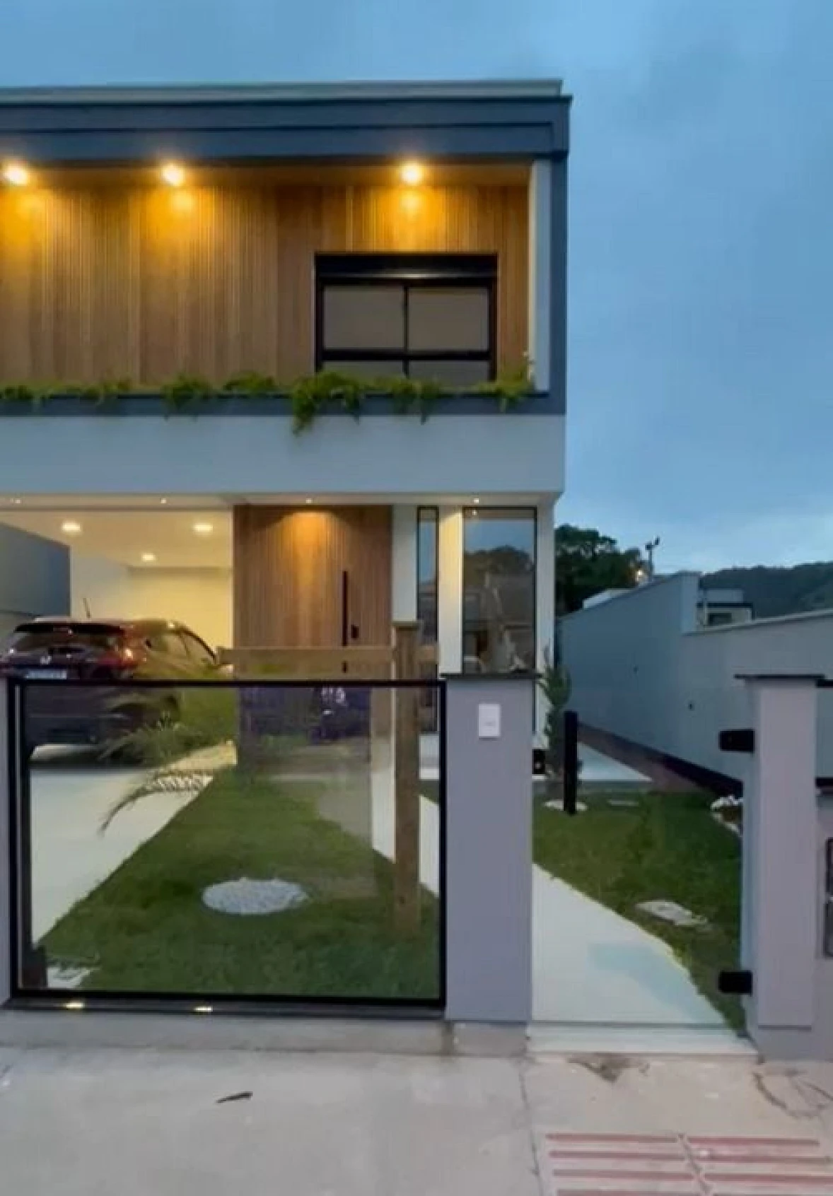 Sobrado geminado em Forquilhas, São José