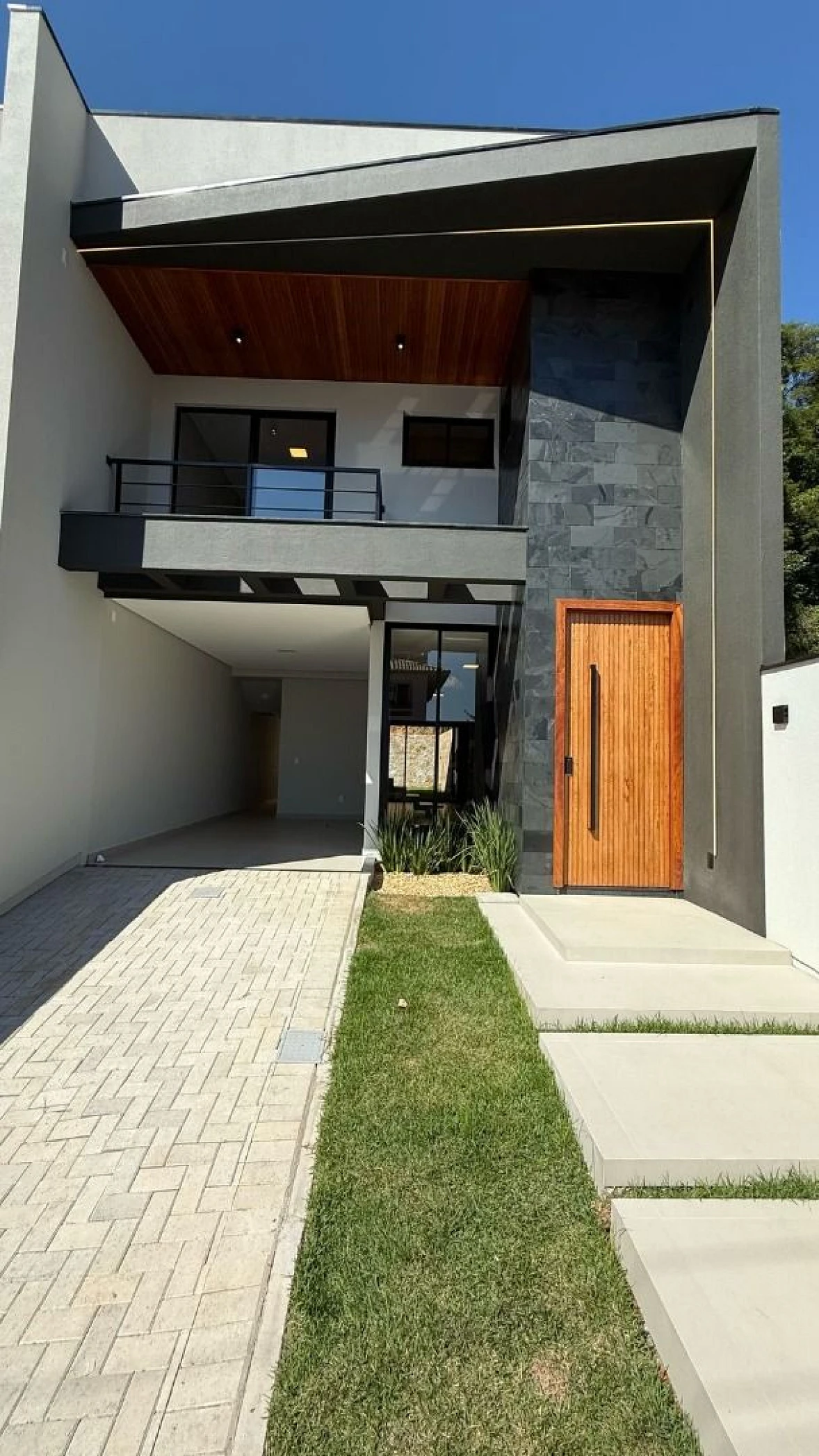 Sobrado geminado em Ipiranga, São José