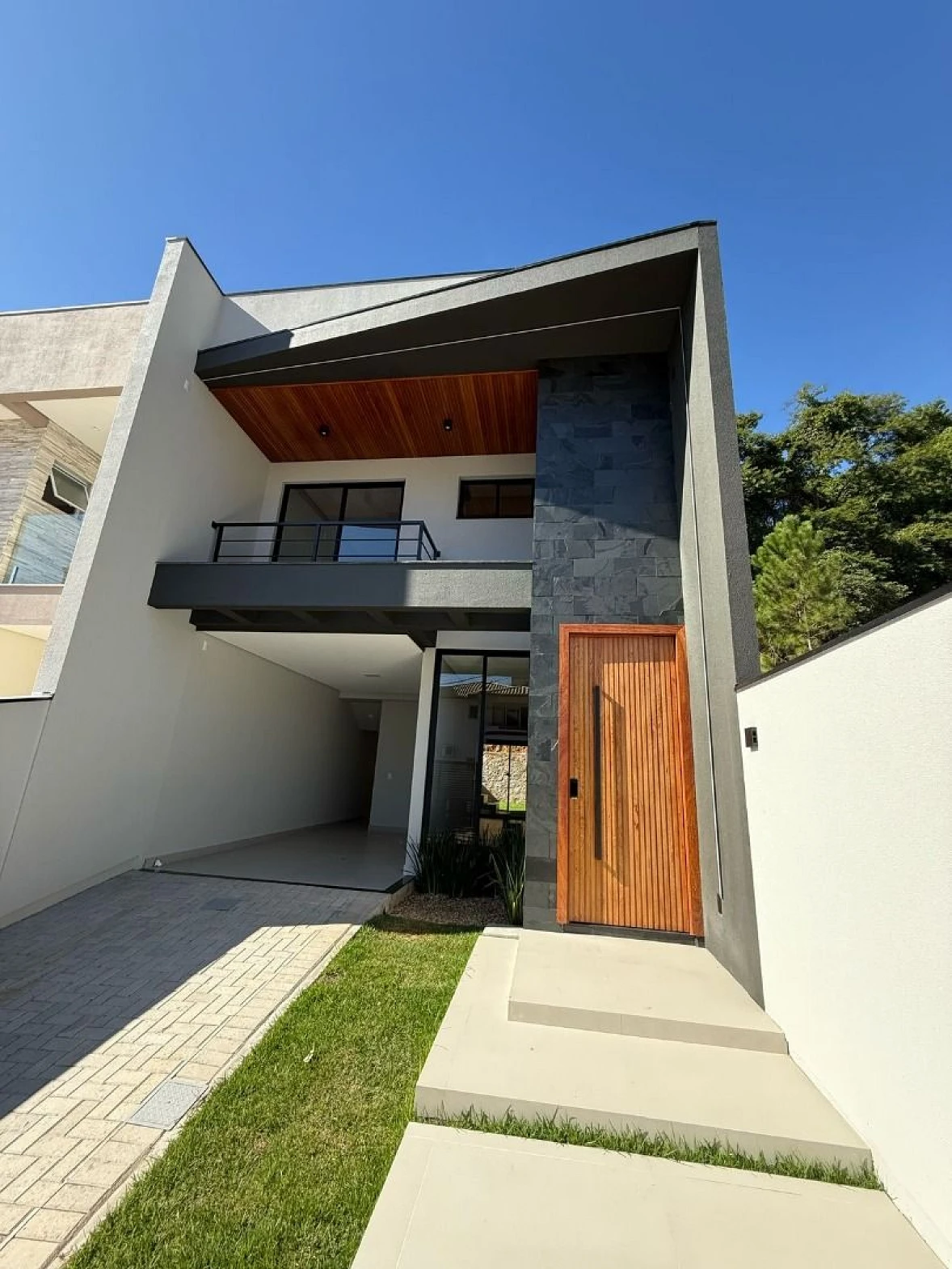 Sobrado geminado em Ipiranga, São José