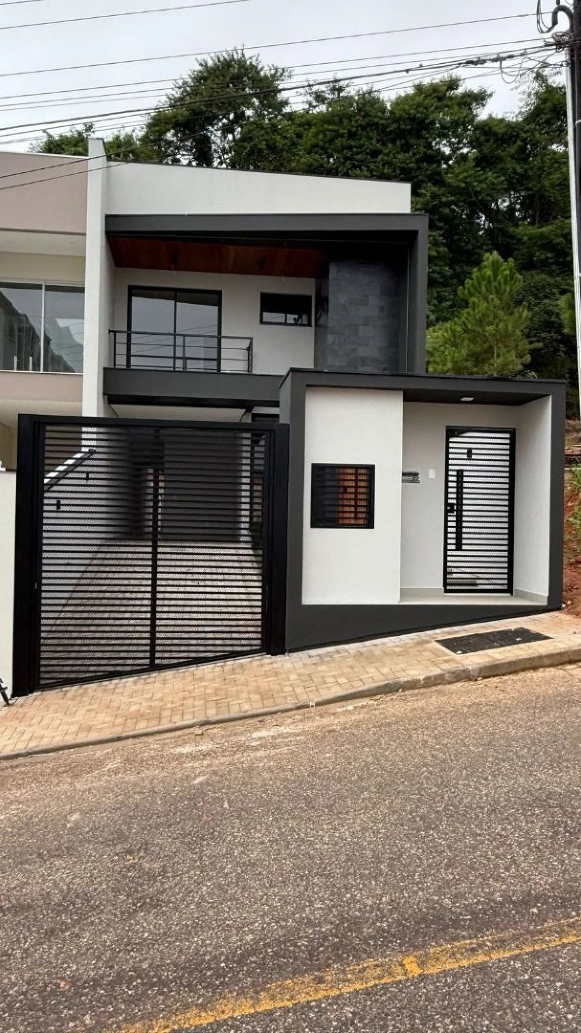 Sobrado geminado em Ipiranga, São José