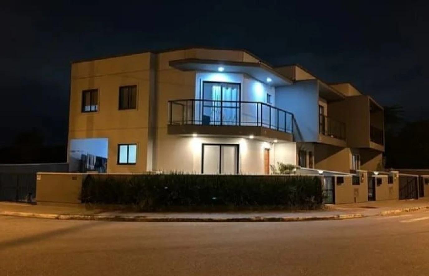 Sobrado com 3 Dorms com Suíte - Forquilhas - São José/SC