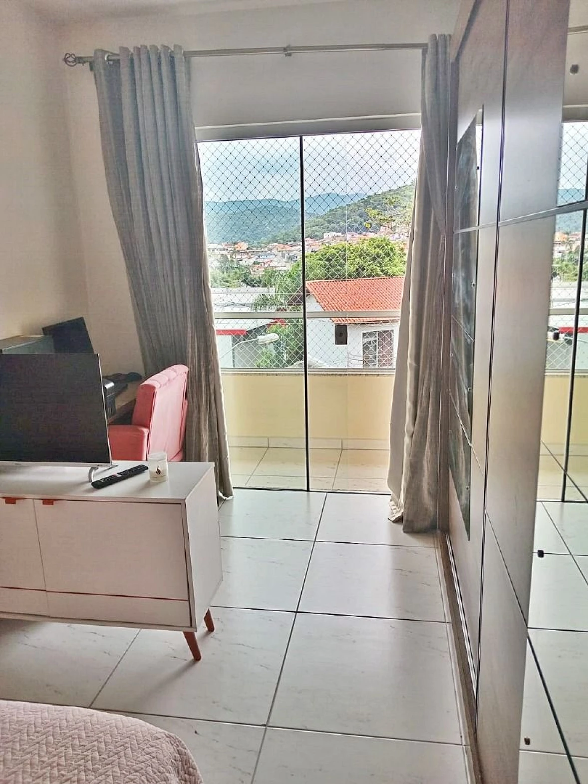 Sobrado com 3 Andares, 2 Suítes, San Marino / São José - Foto 7
