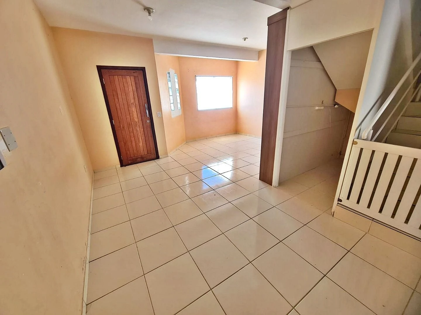 Sobrado geminado em Forquilhas, São José