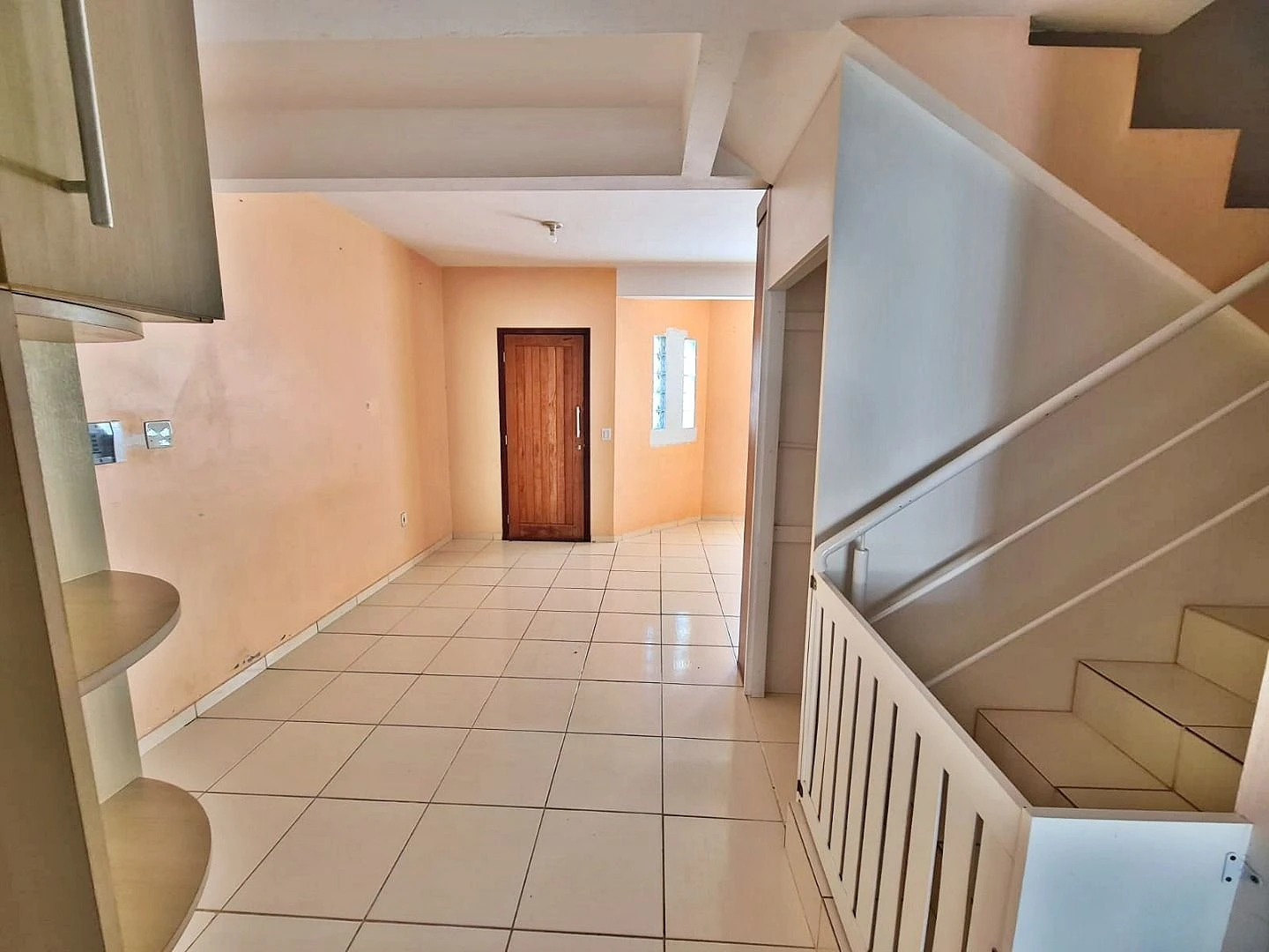 Sobrado geminado em Forquilhas, São José