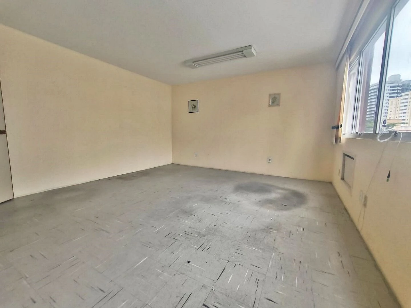 Escritório/sala em Kobrasol, São José