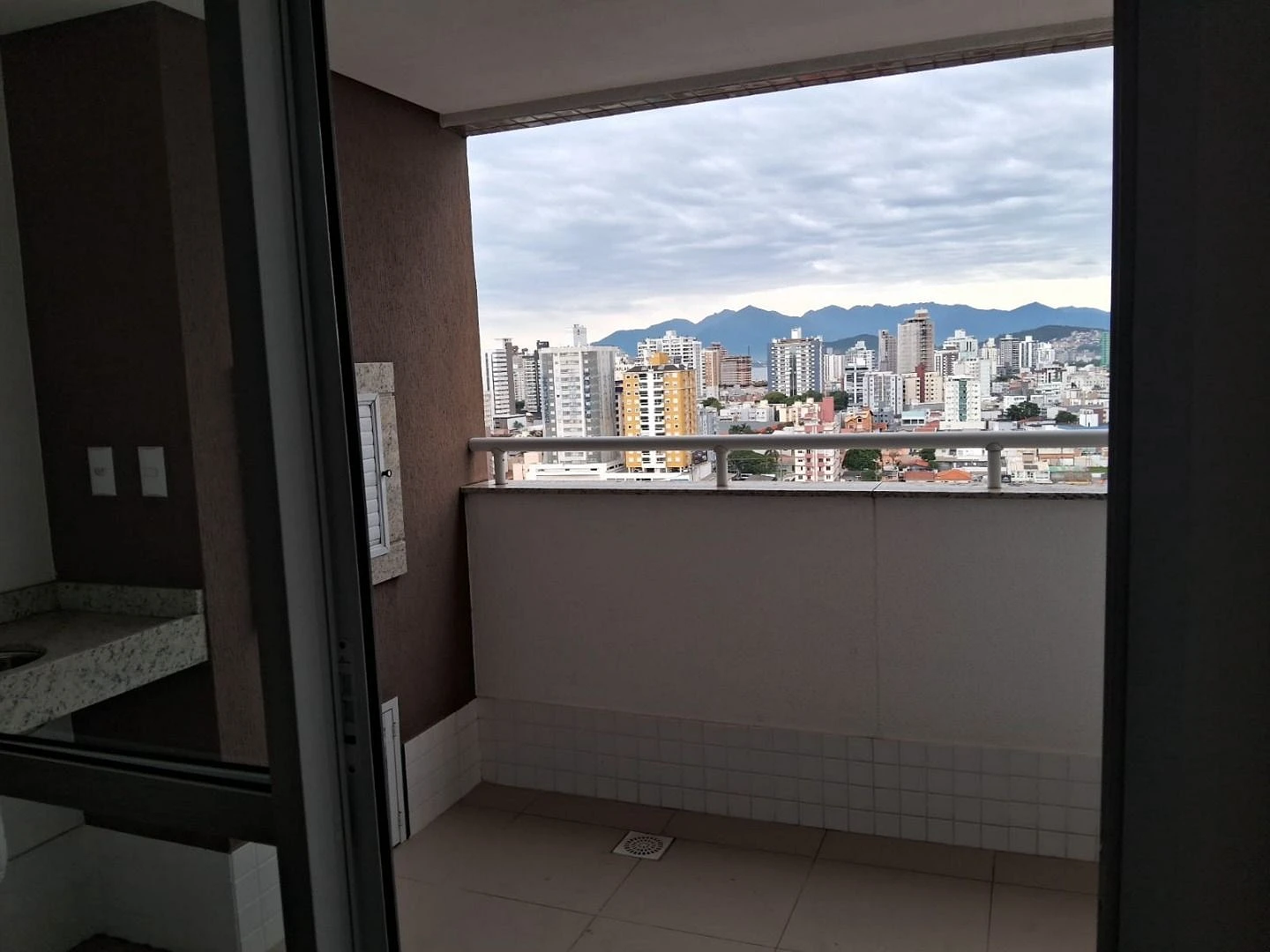 Residencial Club, Apto 3 Dorms com  Suíte Pronto para Morar - São José SC