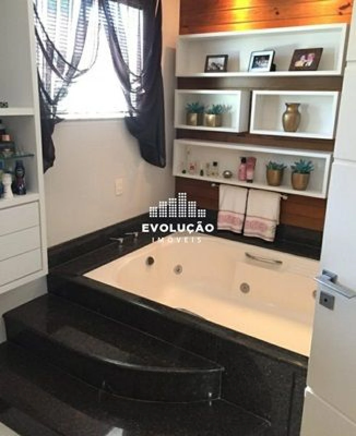 Casa com 6 Dormitórios  - Estreito - Florianópolis/SC - Foto 24