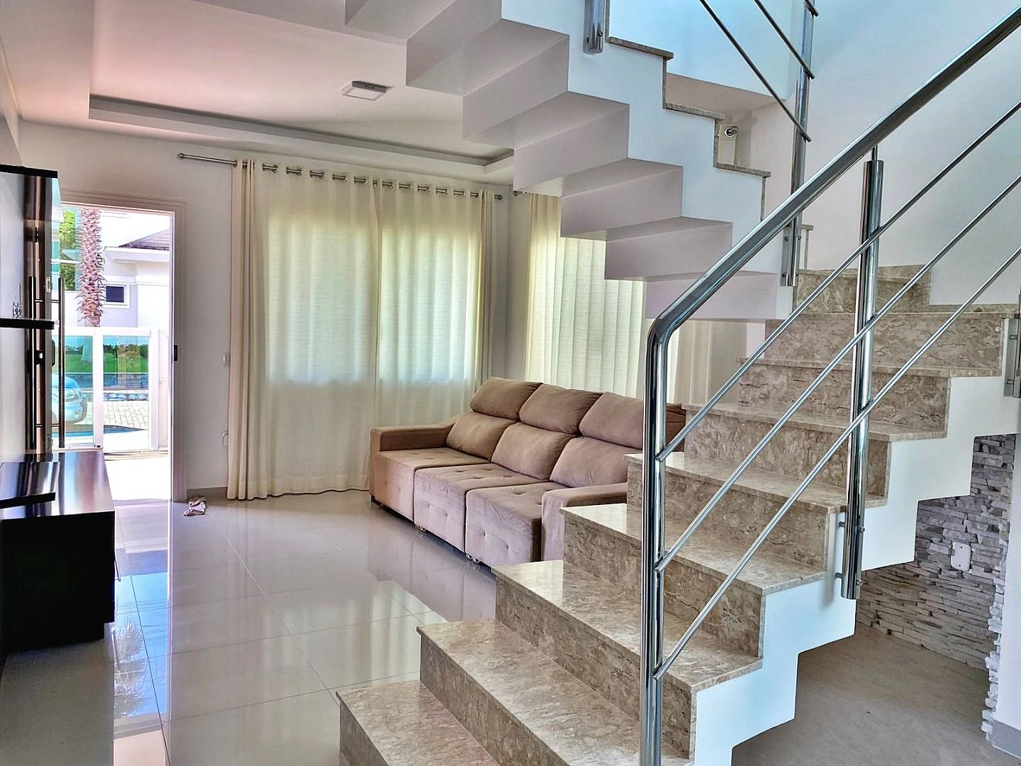 Casa na Praia de Fora com 5 Quartos, sendo 2 Suítes, uma Suíte Máster com Hidromassagem e Closet - Foto 15