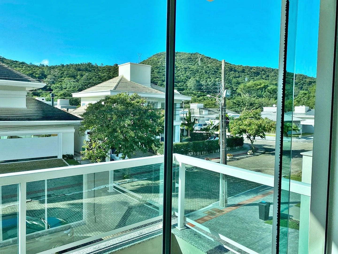 Casa na Praia de Fora com 5 Quartos, sendo 2 Suítes, uma Suíte Máster com Hidromassagem e Closet - Foto 17