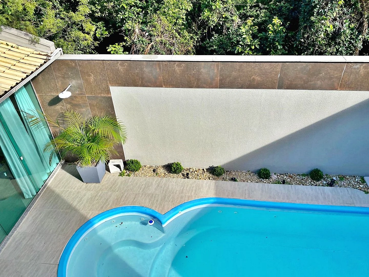 Casa na Praia de Fora com 5 Quartos, sendo 2 Suítes, uma Suíte Máster com Hidromassagem e Closet - Foto 19