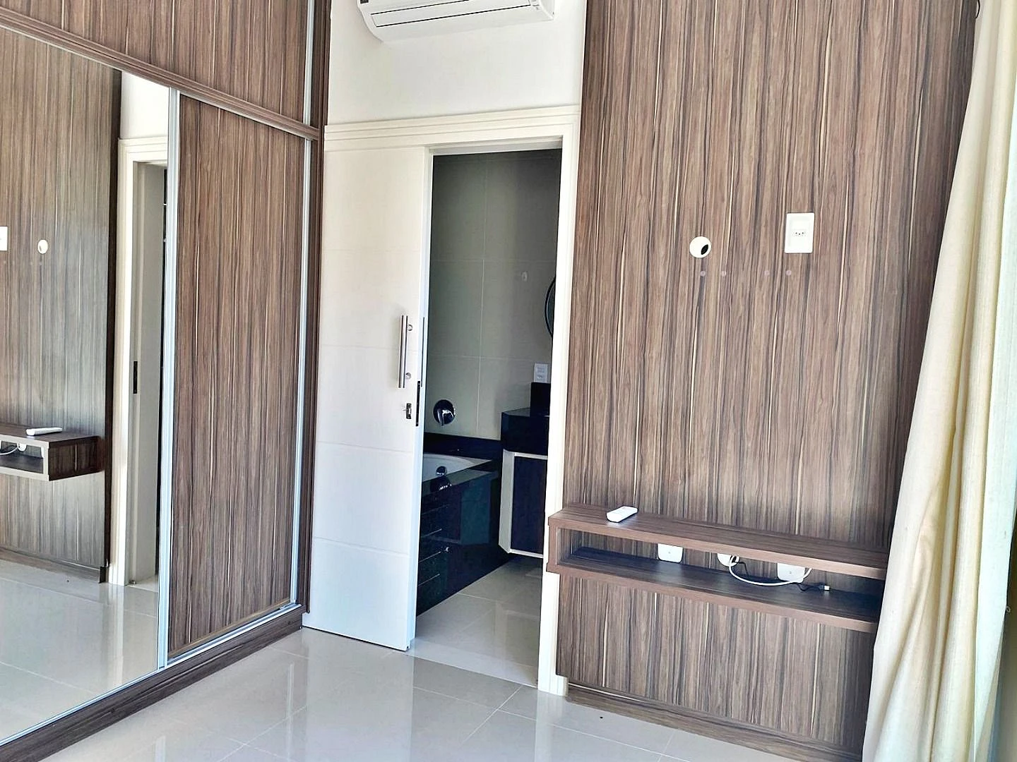 Casa na Praia de Fora com 5 Quartos, sendo 2 Suítes, uma Suíte Máster com Hidromassagem e Closet - Foto 21