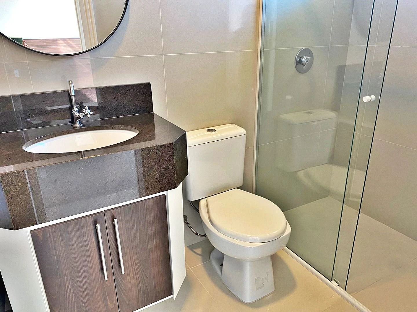 Casa na Praia de Fora com 5 Quartos, sendo 2 Suítes, uma Suíte Máster com Hidromassagem e Closet - Foto 23