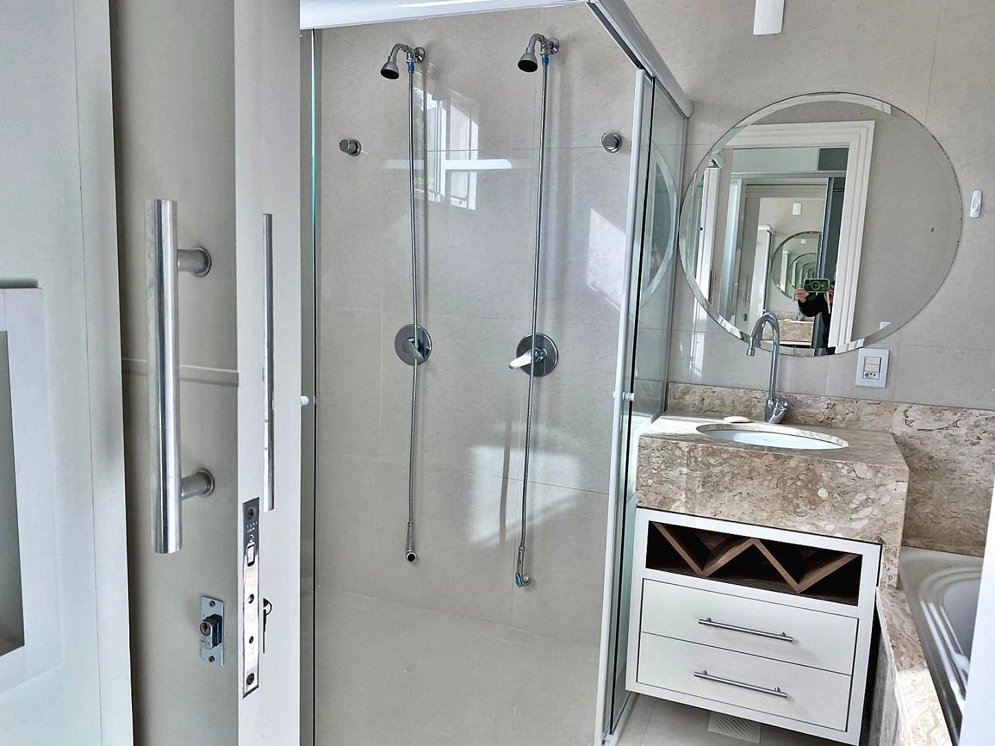 Casa na Praia de Fora com 5 Quartos, sendo 2 Suítes, uma Suíte Máster com Hidromassagem e Closet - Foto 27