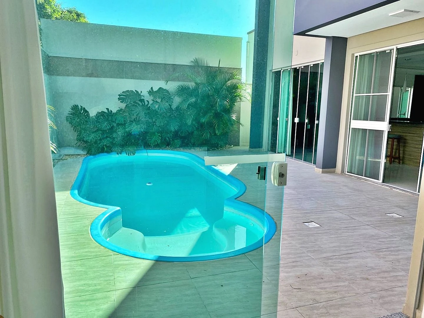 Casa na Praia de Fora com 5 Quartos, sendo 2 Suítes, uma Suíte Máster com Hidromassagem e Closet - Foto 7
