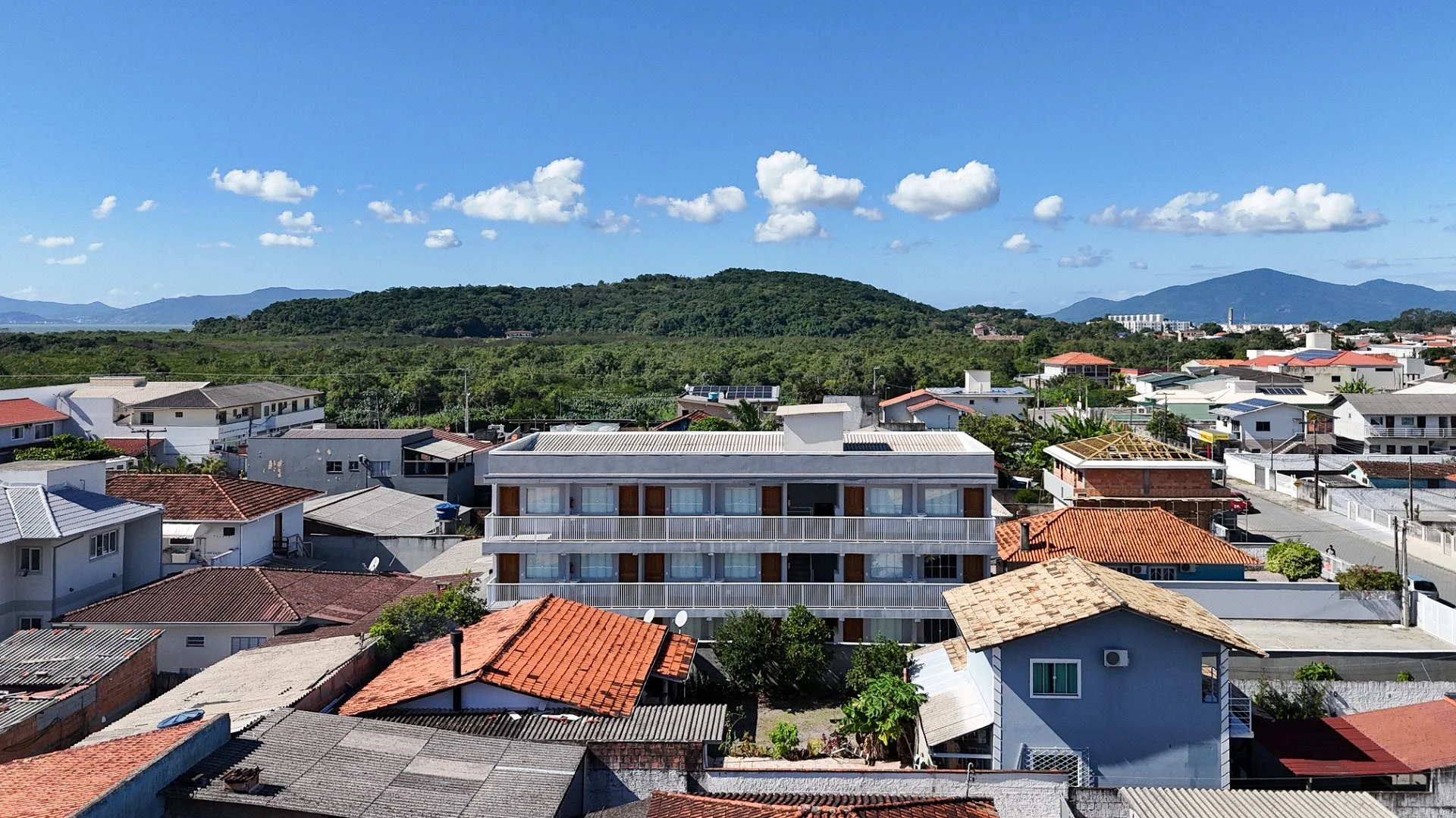 Prédio em Barra do Aririú, Palhoça