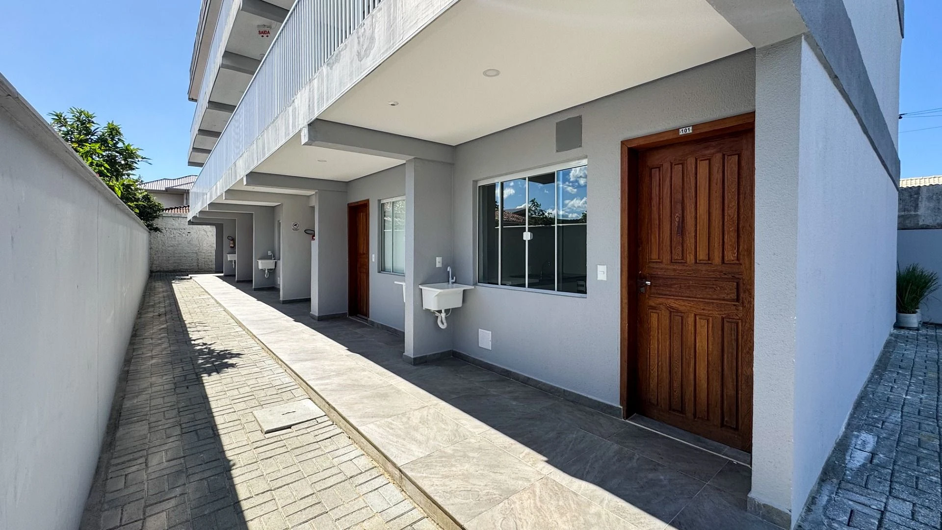 Prédio em Barra do Aririú, Palhoça