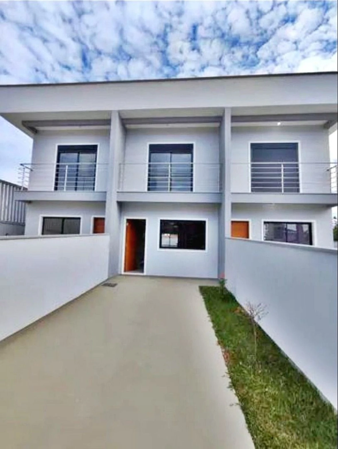 Sobrado geminado em Aririú, Palhoça