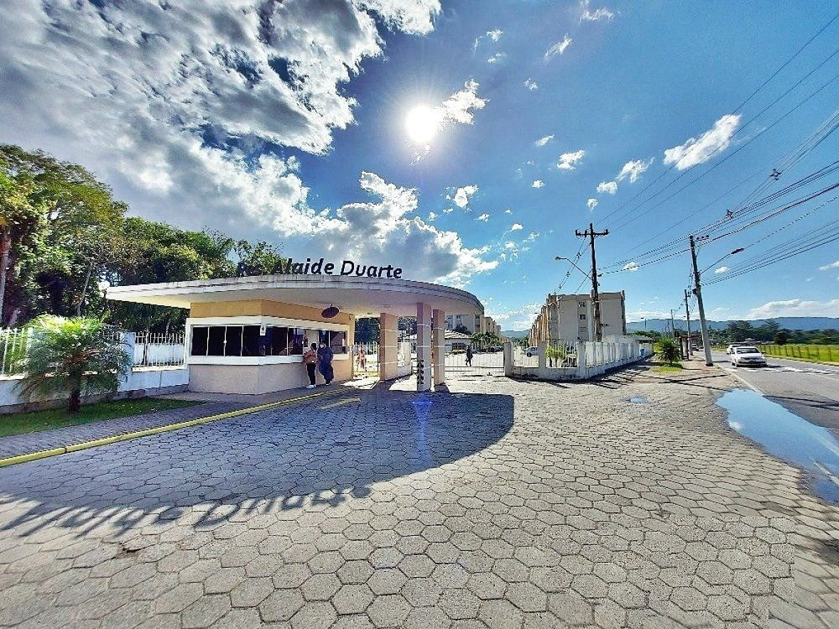 Apartamento com 2 Dormitórios à Venda - Forquilhas - São José/SC