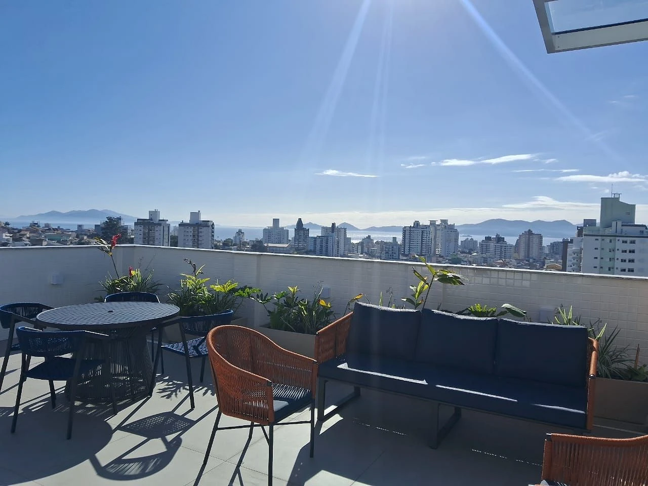 Studio 100% Mobiliado com 48 M², Sacada e Vaga no Estreito - Foto 13