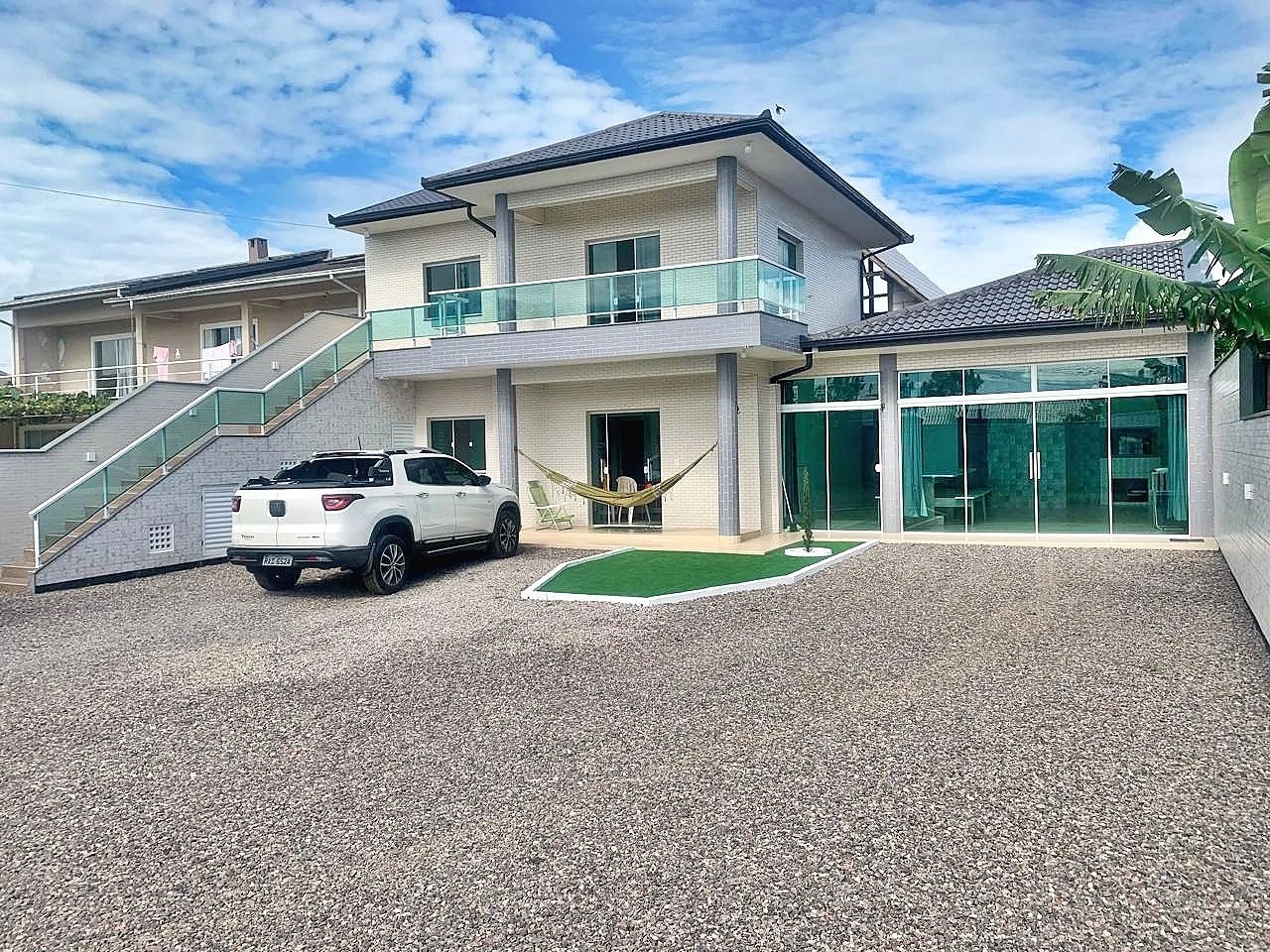 Casa 4 Quartos, 5 Vagas, 300m Mar - Pinheira