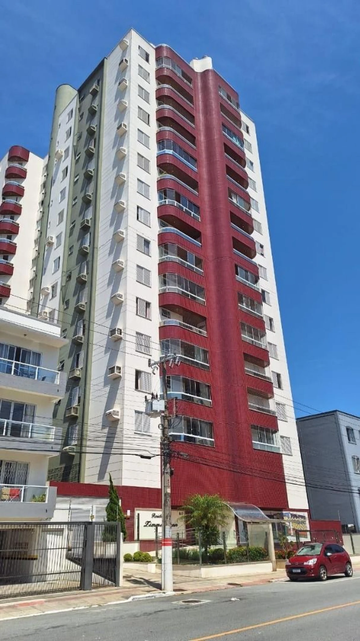 Apartamento de 3 Dorms, 1 Suíte no Melhor Bairro de São José-SC.