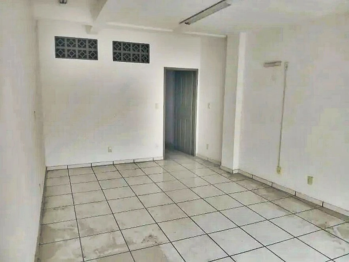 Prédio em Praia Comprida, São José