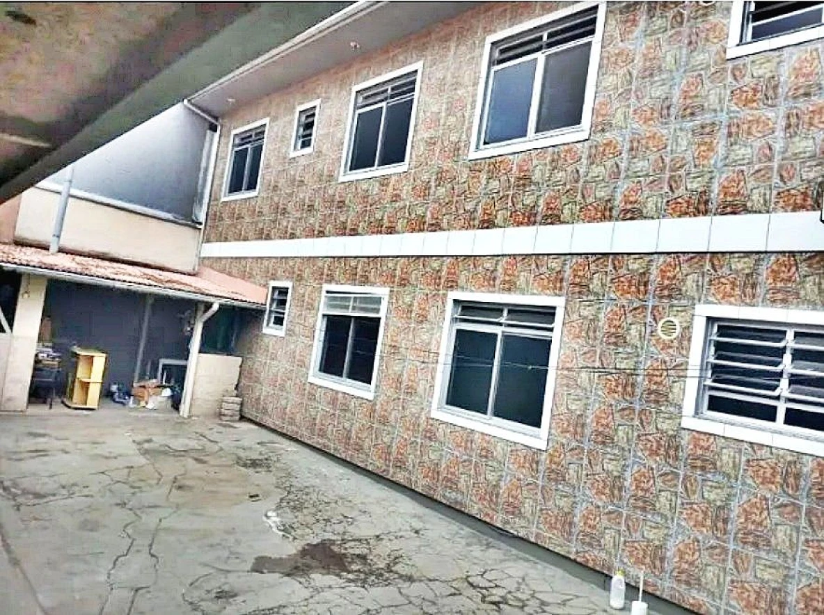 Prédio em Praia Comprida, São José