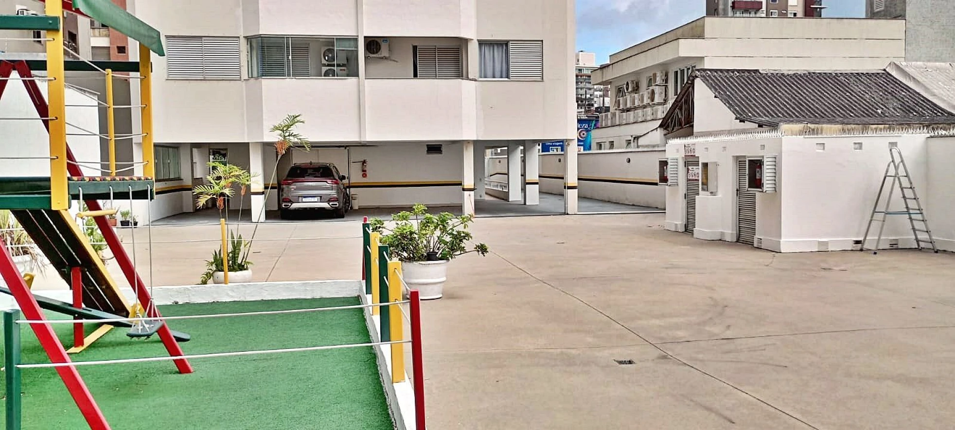Apartamento com 3 Dorms com Suíte e Vaga no Centro - Florianópolis/SC - Foto 9