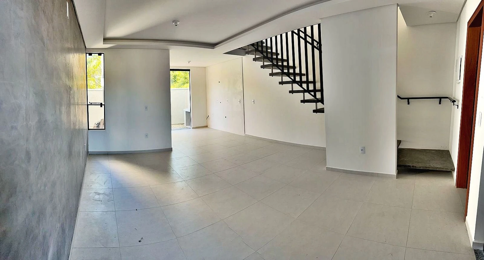 Sobrado geminado em Forquilhas, São José