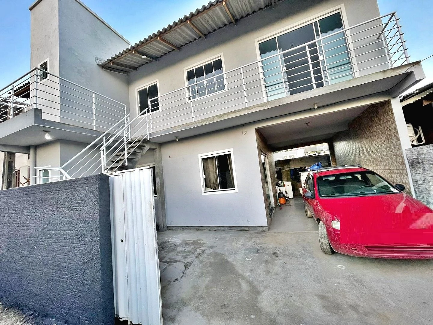 Casa 4 Quartos, 2 Vagas, Sacada - Alto Aririú