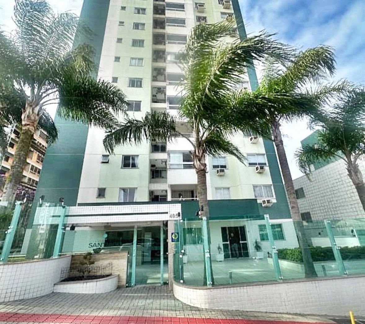 Apartamento a Venda, 3 Dorms com Suíte e 02 Vagas, Barreiros - São José/SC